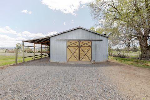 Tiny photo for 1766 SW Quail Drive, Madras, OR 97741 (MLS # 220219638)