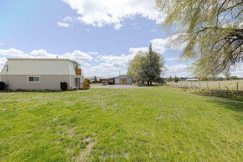 Tiny photo for 1766 SW Quail Drive, Madras, OR 97741 (MLS # 220219638)