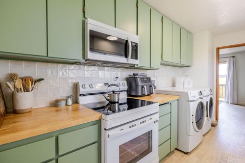 Tiny photo for 1766 SW Quail Drive, Madras, OR 97741 (MLS # 220219638)