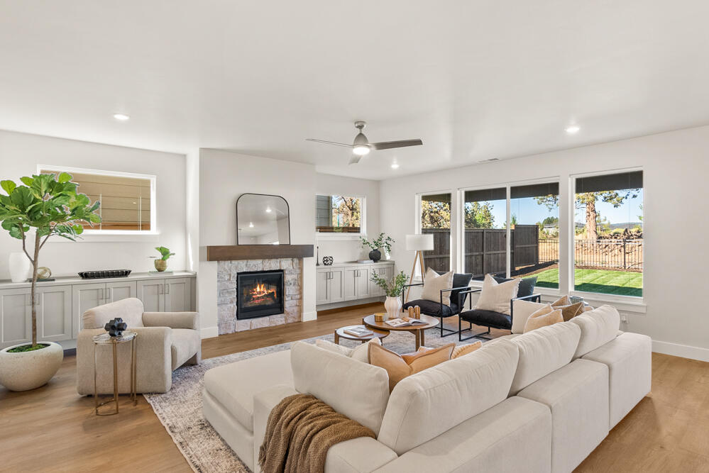 3803 NE Suchy Street