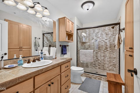 Tiny photo for 608 Fair Oaks Court, Ashland, OR 97520 (MLS # 220226605)