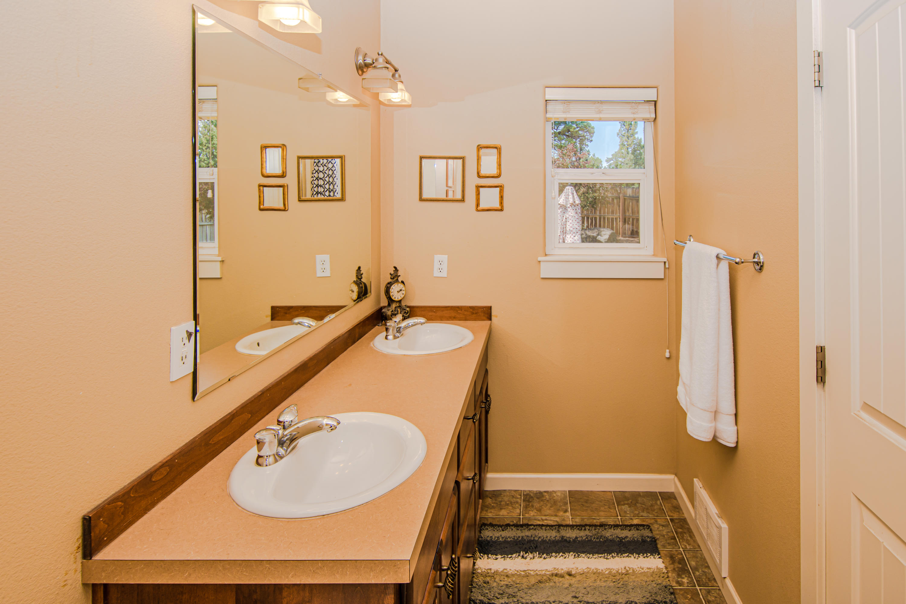 Twin Lakes Ranch - Residential