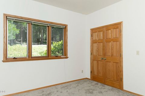 Tiny photo for 5060 Jumpoff Joe Creek Road, Grants Pass, OR 97526 (MLS # 220224115)