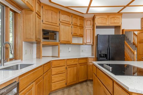 Tiny photo for 5060 Jumpoff Joe Creek Road, Grants Pass, OR 97526 (MLS # 220224115)