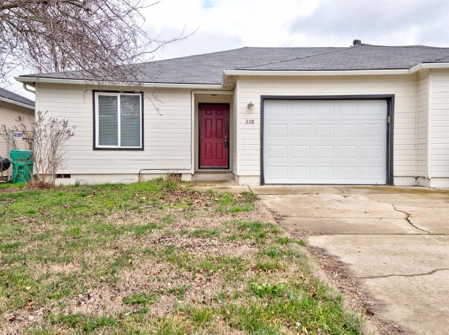 Attention investors or first time home buyers! This 2 bedroom, 1 bath common wall home is ready for immediate occupancy! You will love the open living room/kitchen floor plan and the private fenced backyard in this low-maintence lifestyle. Check it out today!