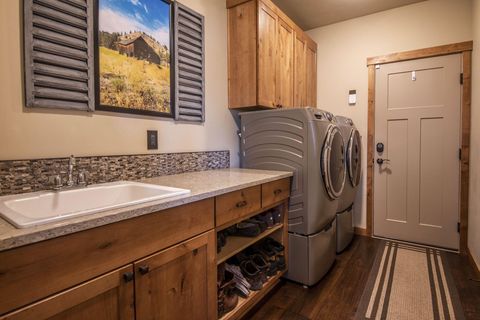 Tiny photo for 63170 Fremont Road, Bend, OR 97701 (MLS # 220219774)