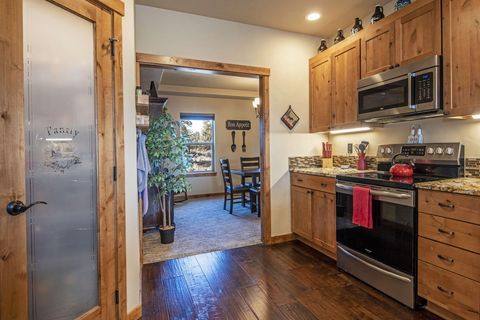 Tiny photo for 63170 Fremont Road, Bend, OR 97701 (MLS # 220219774)