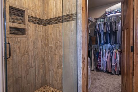 Tiny photo for 63170 Fremont Road, Bend, OR 97701 (MLS # 220219774)