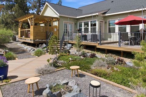 Tiny photo for 63170 Fremont Road, Bend, OR 97701 (MLS # 220219774)