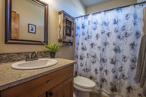 Tiny photo for 63170 Fremont Road, Bend, OR 97701 (MLS # 220219774)