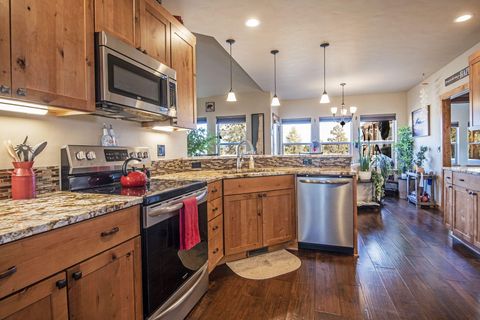 Tiny photo for 63170 Fremont Road, Bend, OR 97701 (MLS # 220219774)