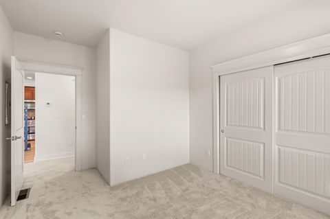Tiny photo for 1280 Ashford Way #2, Medford, OR 97504 (MLS # 220220094)