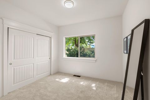 Tiny photo for 1280 Ashford Way #2, Medford, OR 97504 (MLS # 220220094)