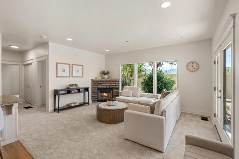 Tiny photo for 1280 Ashford Way #2, Medford, OR 97504 (MLS # 220220094)