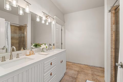 Tiny photo for 1280 Ashford Way #2, Medford, OR 97504 (MLS # 220220094)