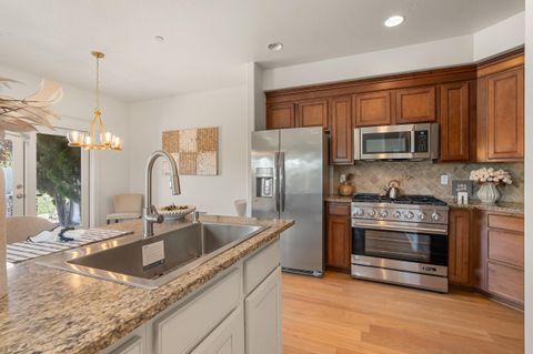 Tiny photo for 1280 Ashford Way #2, Medford, OR 97504 (MLS # 220220094)