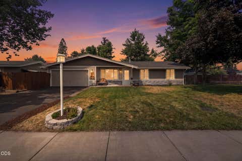 Photo of 4208 Pepperwood Drive, Klamath Falls, OR 97603 (MLS # 220226874)