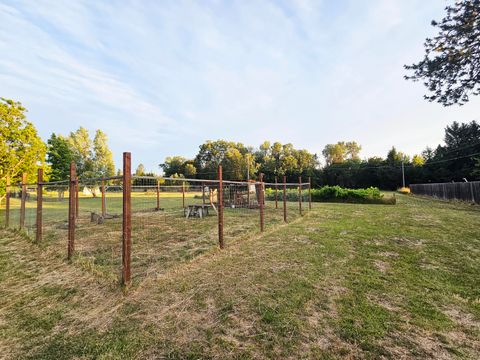 Tiny photo for 1931 Dellwood Drive, Grants Pass, OR 97526 (MLS # 220212455)