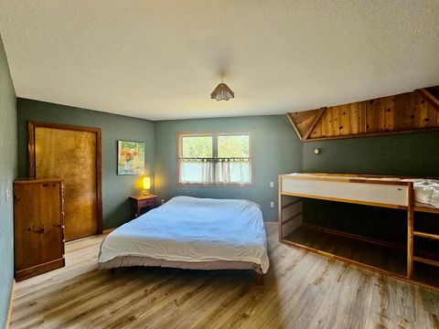 Tiny photo for 1931 Dellwood Drive, Grants Pass, OR 97526 (MLS # 220212455)