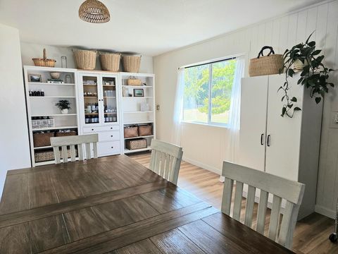 Tiny photo for 1931 Dellwood Drive, Grants Pass, OR 97526 (MLS # 220212455)