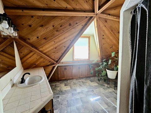 Tiny photo for 1931 Dellwood Drive, Grants Pass, OR 97526 (MLS # 220212455)