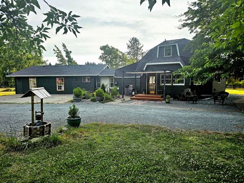 Tiny photo for 1931 Dellwood Drive, Grants Pass, OR 97526 (MLS # 220212455)