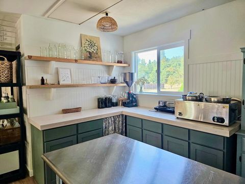 Tiny photo for 1931 Dellwood Drive, Grants Pass, OR 97526 (MLS # 220212455)