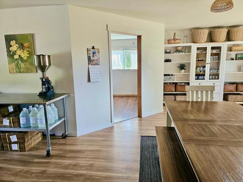 Tiny photo for 1931 Dellwood Drive, Grants Pass, OR 97526 (MLS # 220212455)