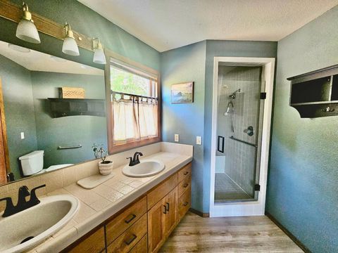 Tiny photo for 1931 Dellwood Drive, Grants Pass, OR 97526 (MLS # 220212455)