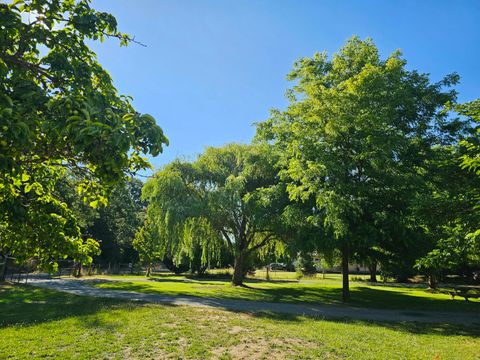 Tiny photo for 1931 Dellwood Drive, Grants Pass, OR 97526 (MLS # 220212455)