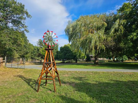 Tiny photo for 1931 Dellwood Drive, Grants Pass, OR 97526 (MLS # 220212455)