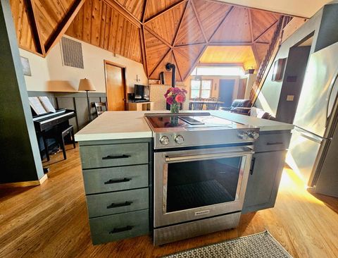 Tiny photo for 1931 Dellwood Drive, Grants Pass, OR 97526 (MLS # 220212455)