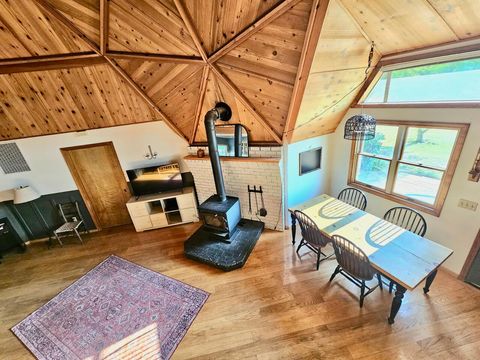 Tiny photo for 1931 Dellwood Drive, Grants Pass, OR 97526 (MLS # 220212455)