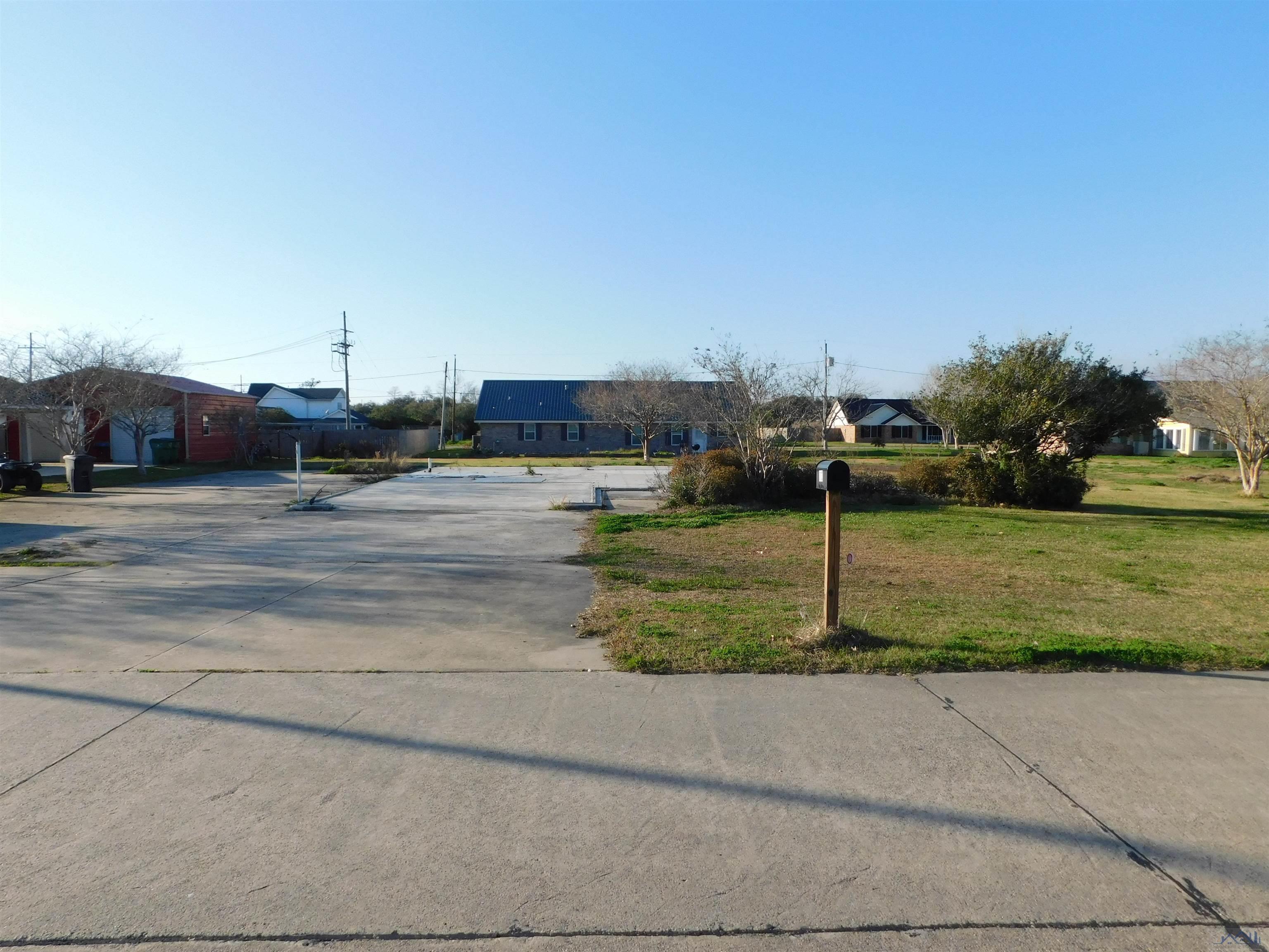 113 East 27th Place, Larose, Louisiana image 3