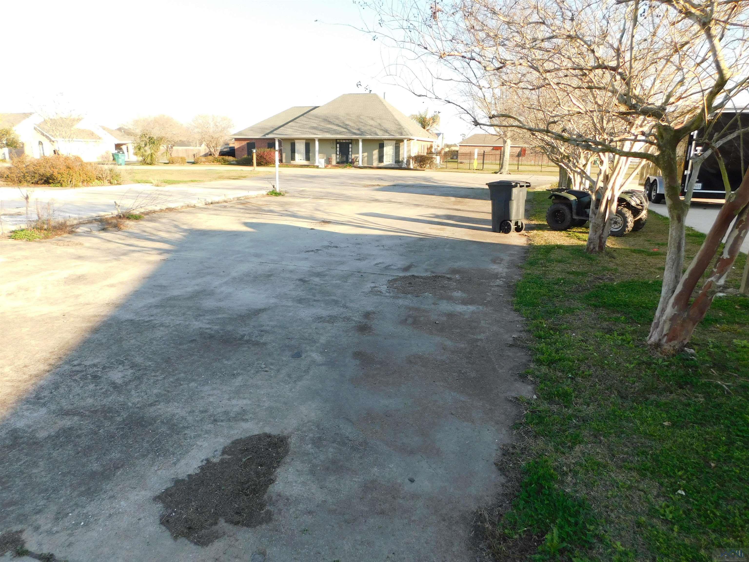 113 East 27th Place, Larose, Louisiana image 6