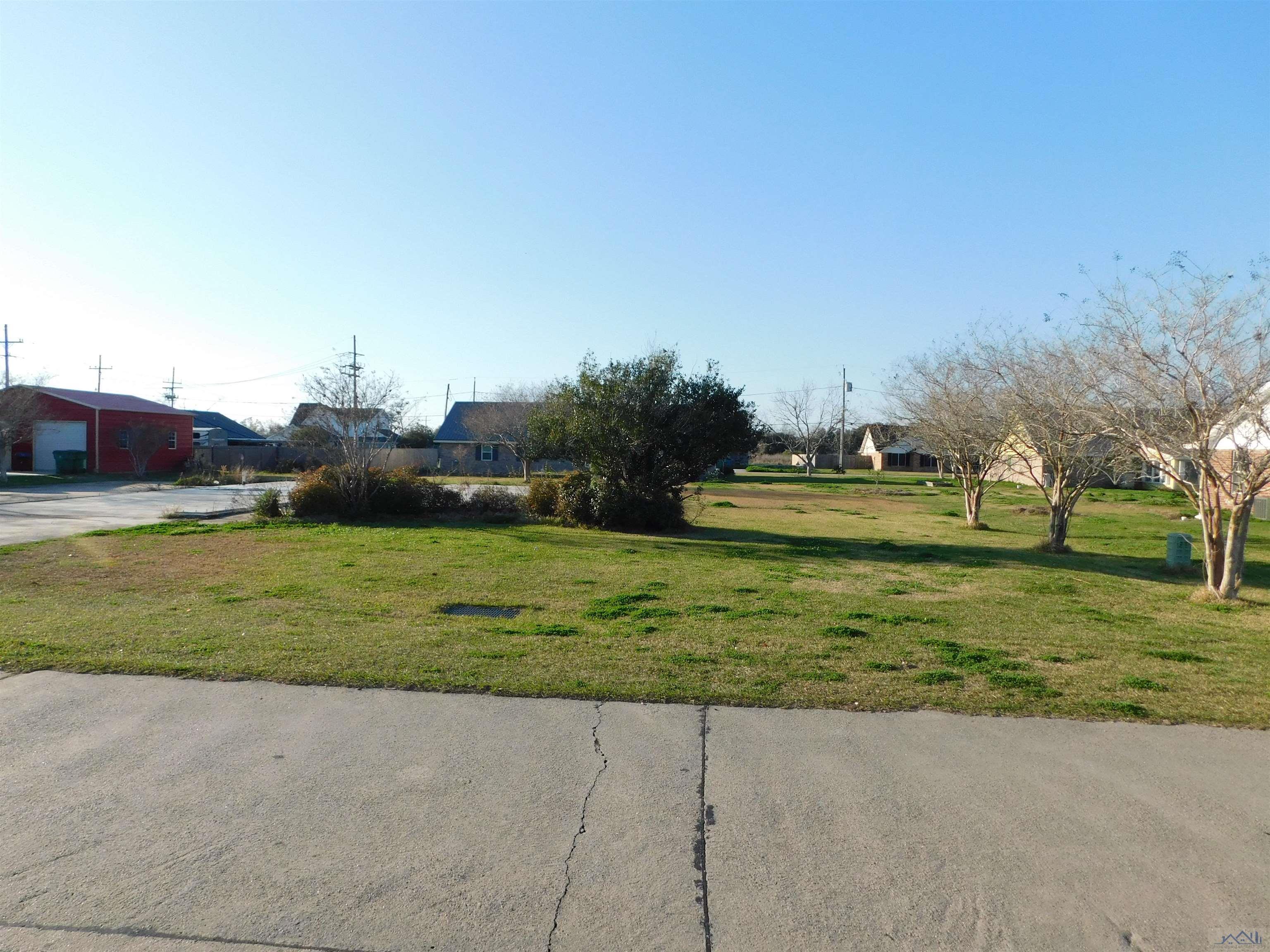 113 East 27th Place, Larose, Louisiana image 1