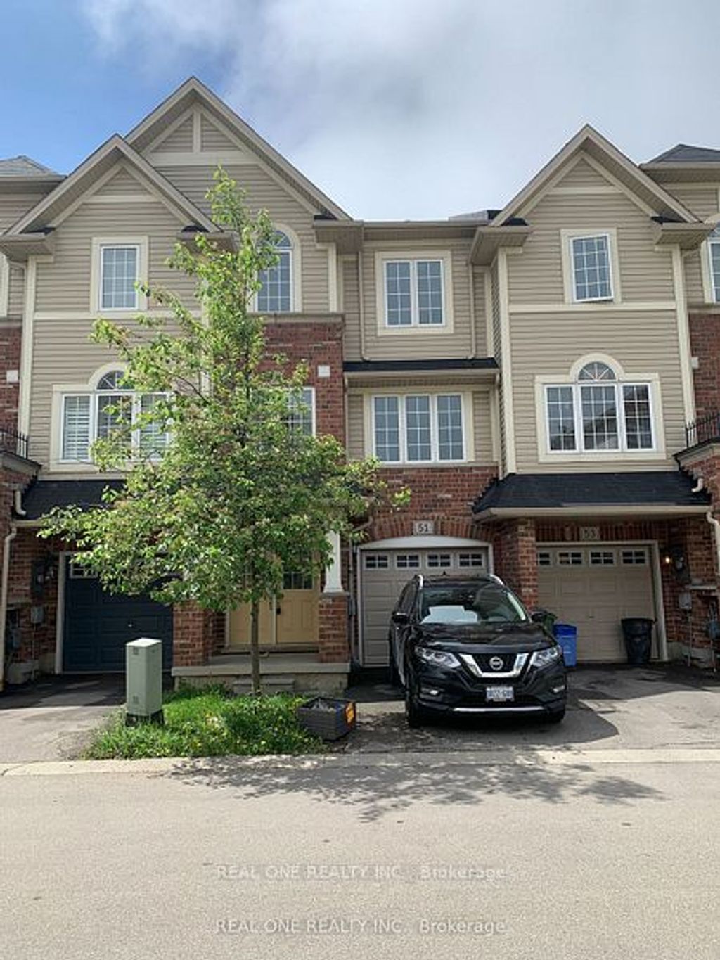 Photo of 51 Mayland Trail, Hamilton, ON L8J 0G4 (MLS # X12917476)