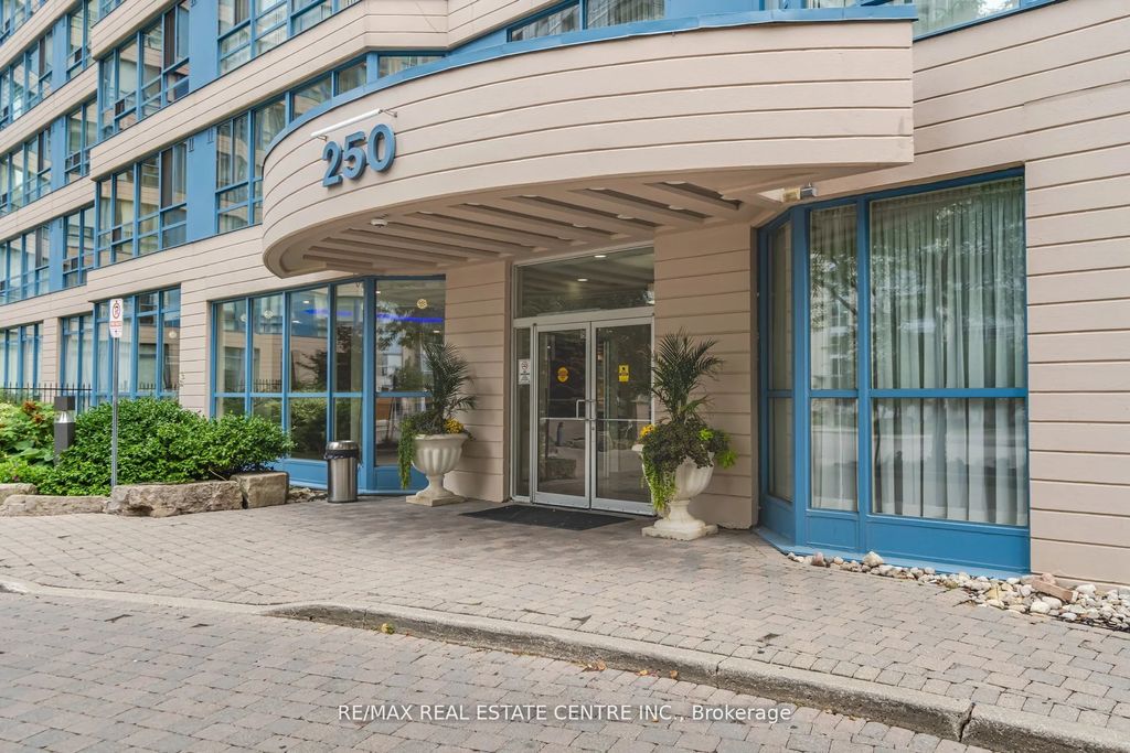 Photo of 250 Webb Drive #816, Mississauga, ON L5B 3Z4 (MLS # W12643298)