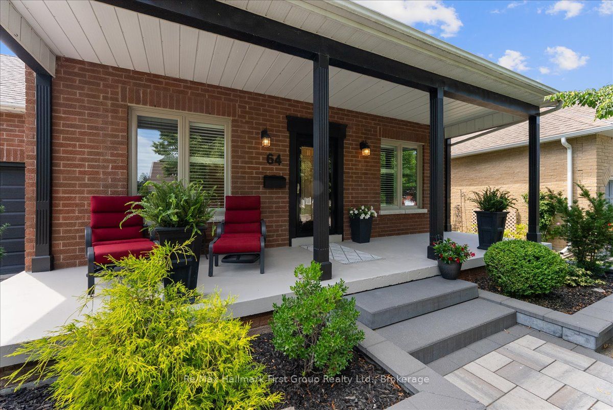 64 Waterbury Crescent