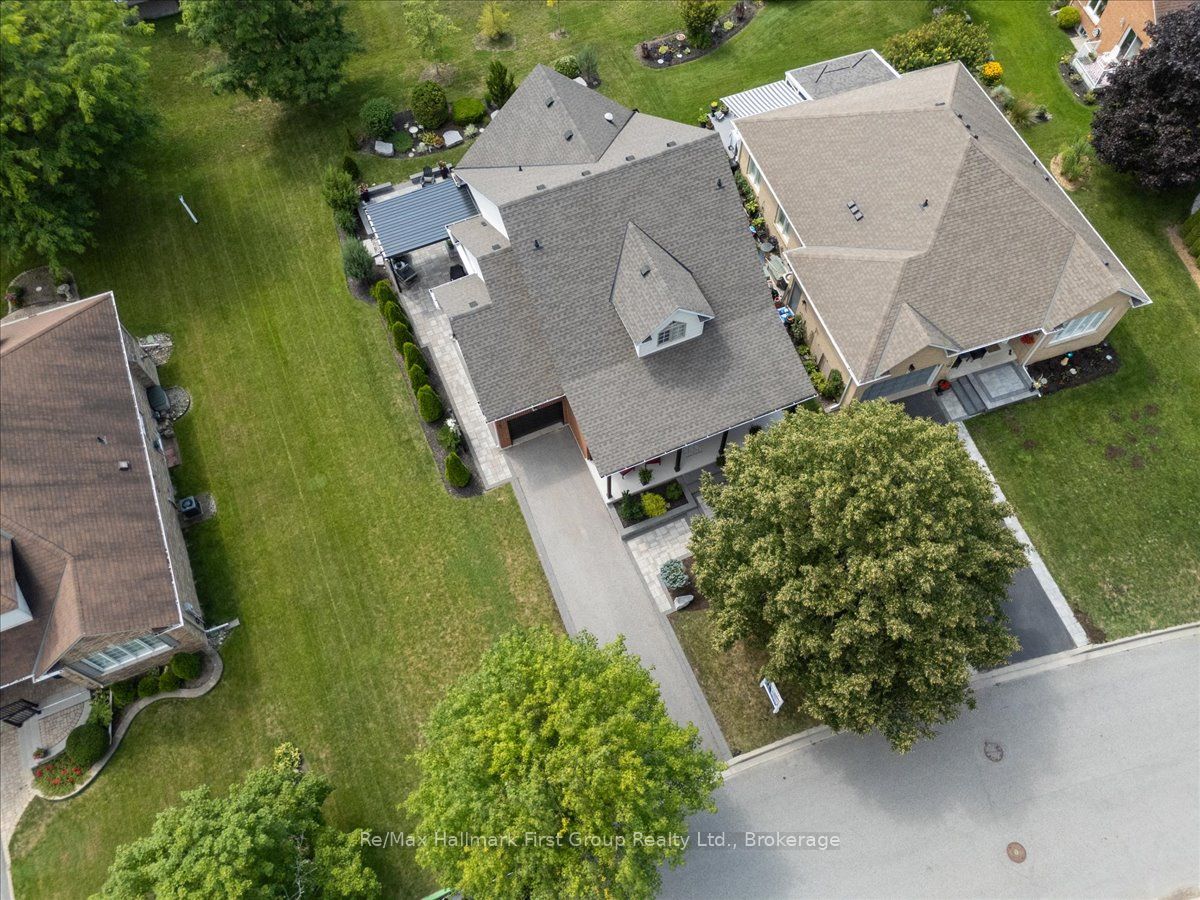 64 Waterbury Crescent