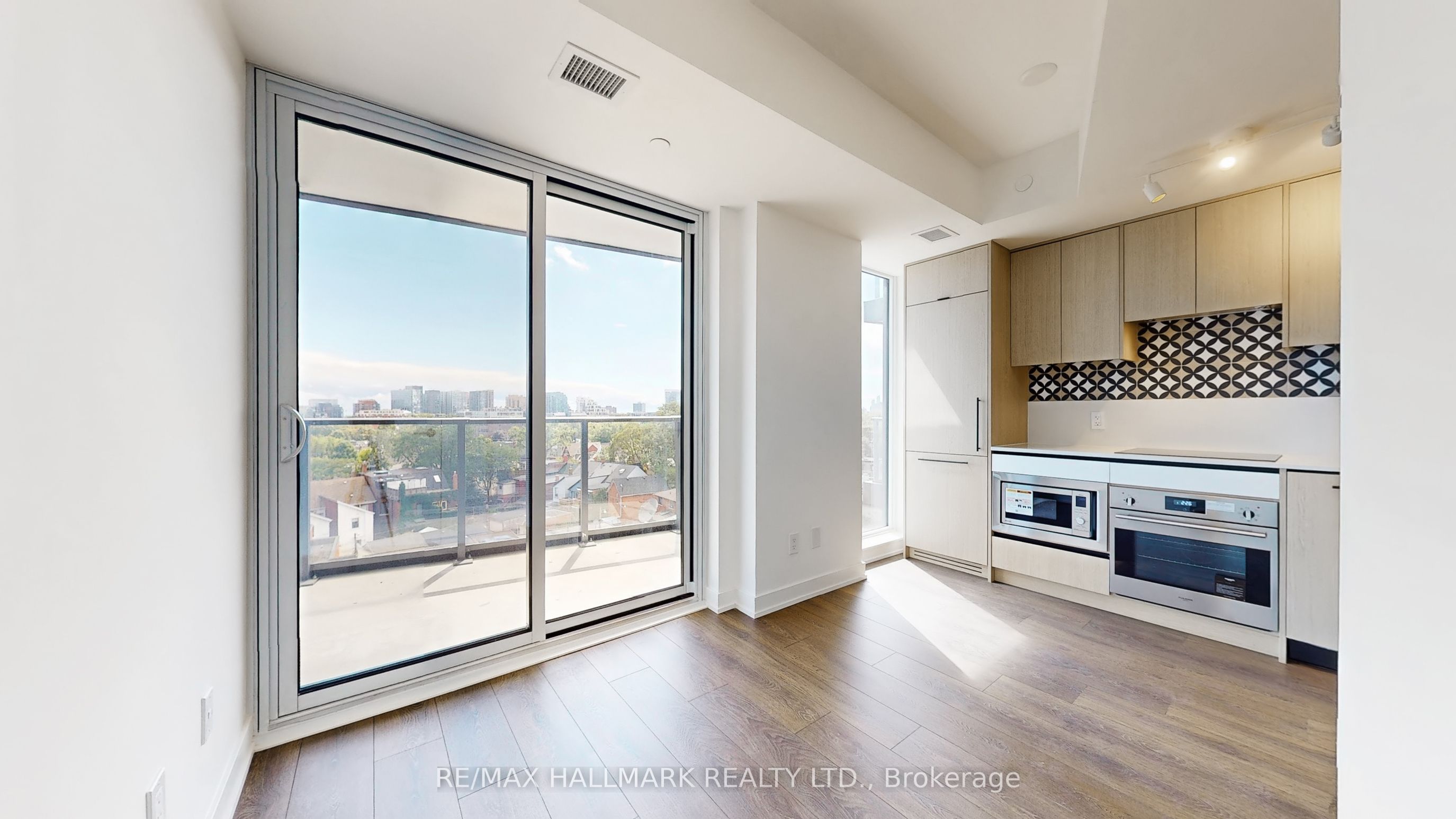 5 Lakeview Avenue 703