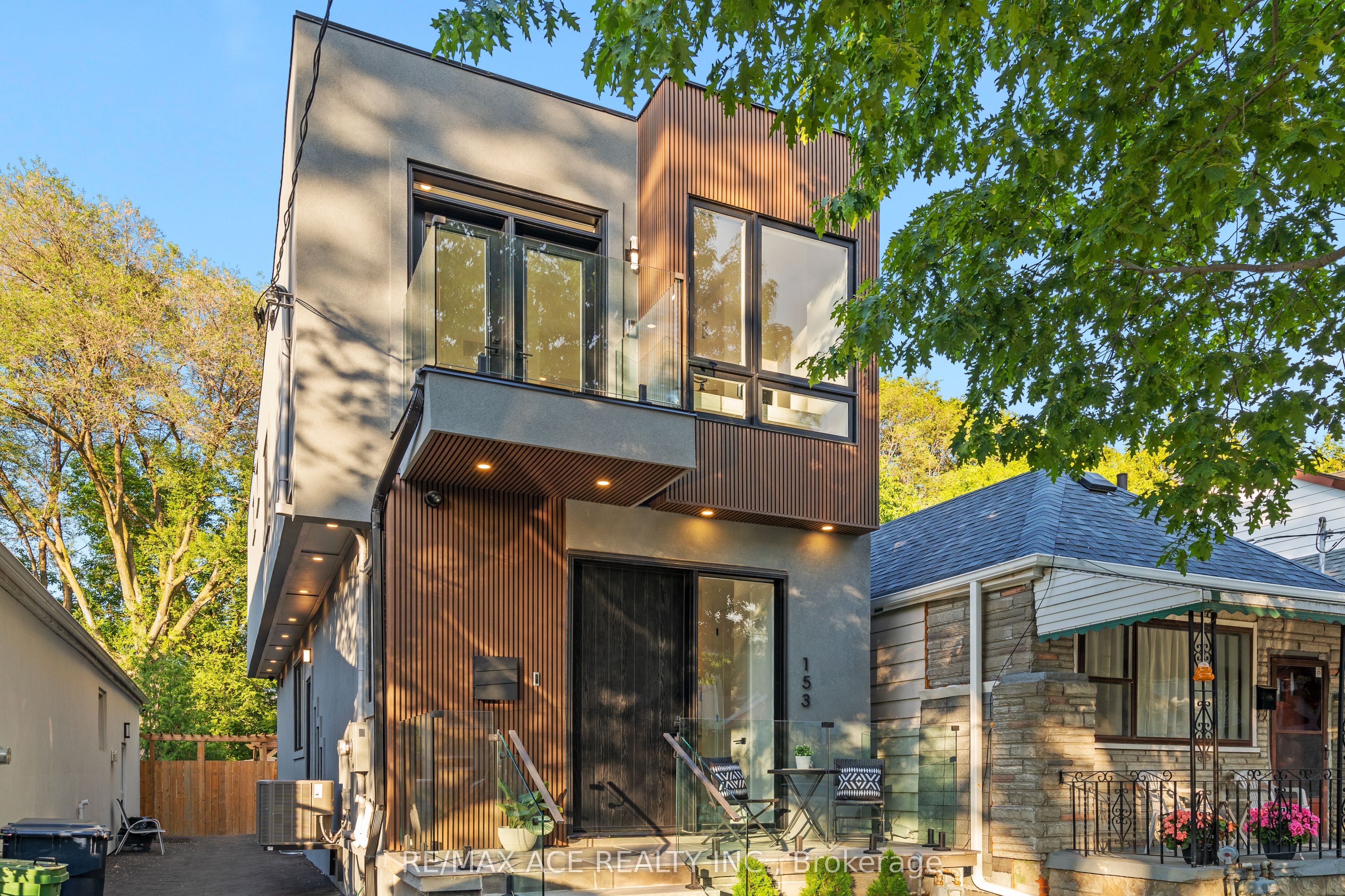 153 King Edward Avenue