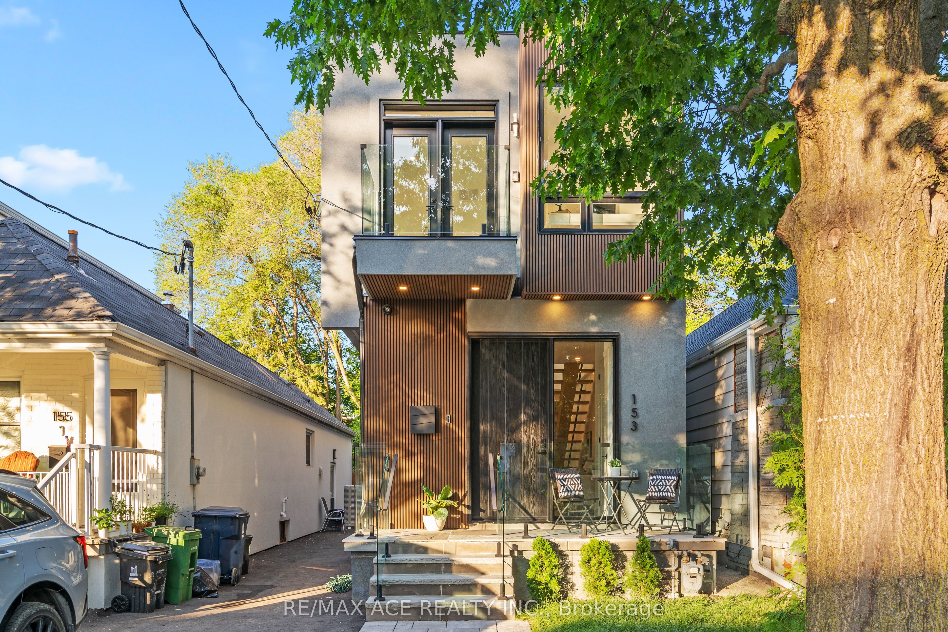 153 King Edward Avenue