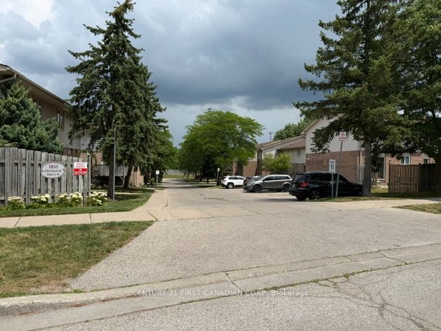 Photo 1 of 44 — 1855 Aldersbrook Road W 42, London North, ON N6G 4R5