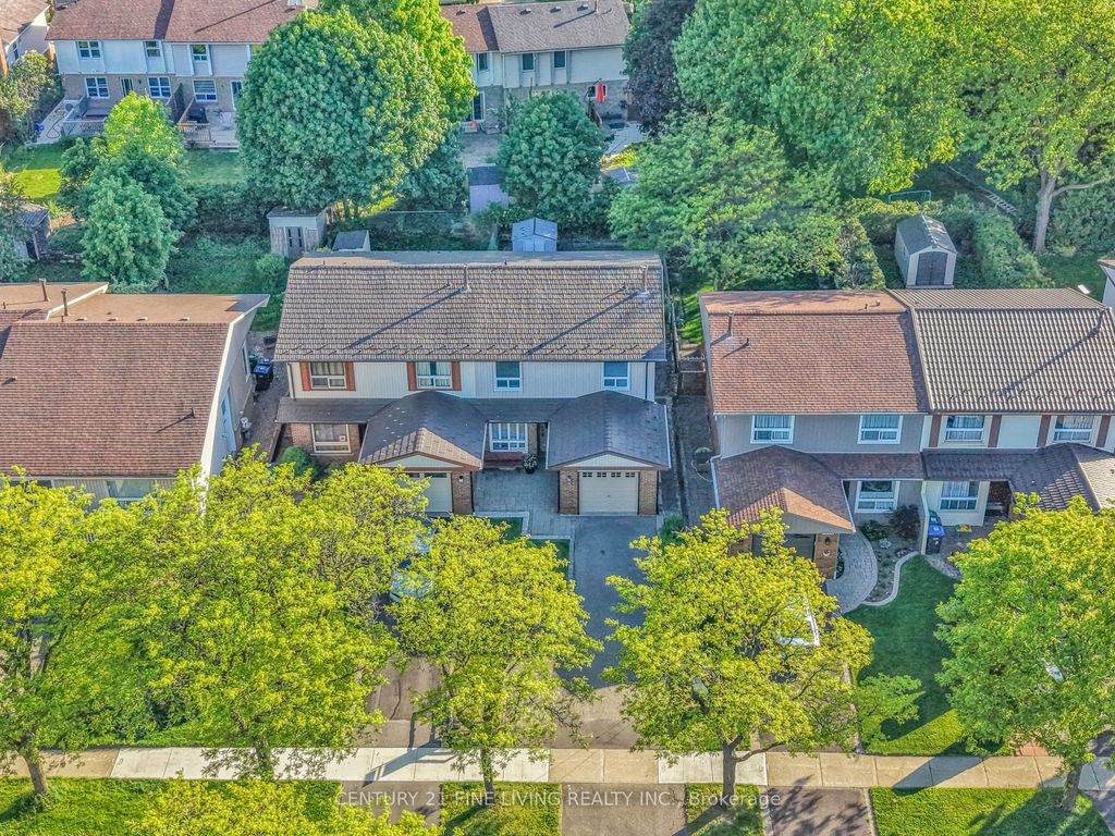 Photo of 6038 Featherhead Crescent, Mississauga, ON L5N 2B6 (MLS # W13224466)