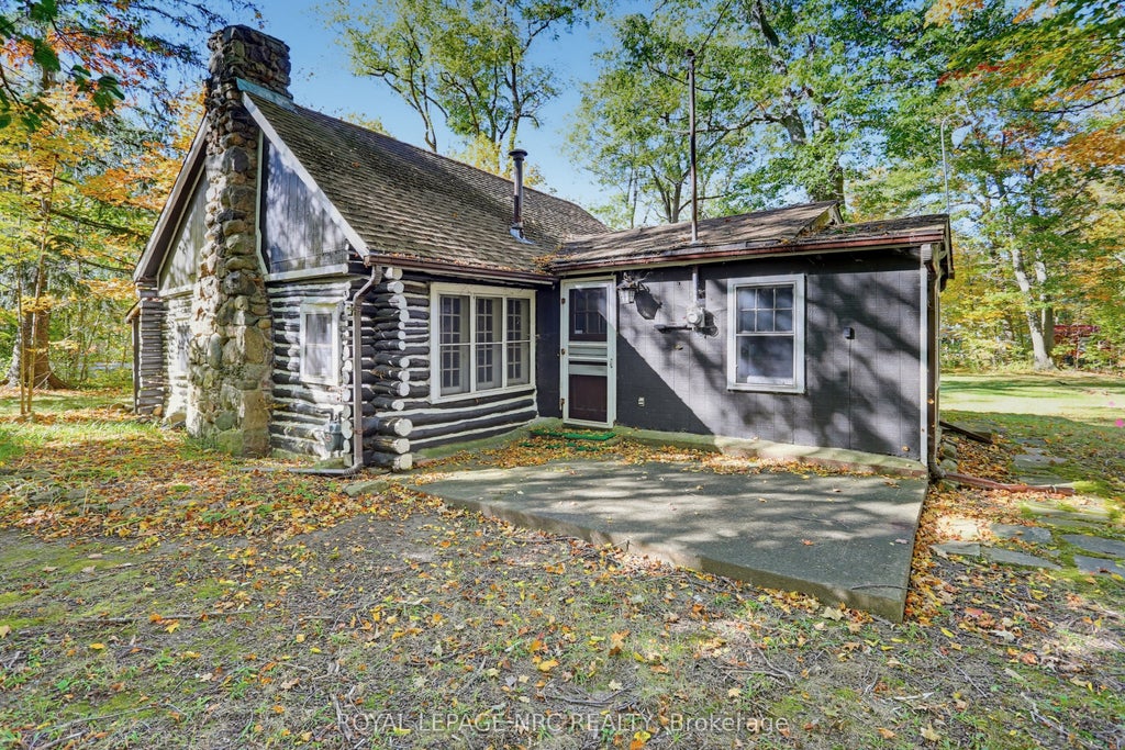 Photo of 910 Bernard Avenue, Fort Erie, ON L0S 1N0 (MLS # X14081696)