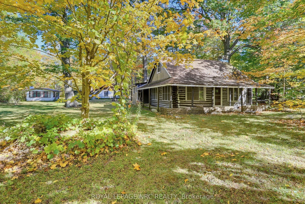 Photo of 910 Bernard Avenue, Fort Erie, ON L0S 1N0 (MLS # X14081696)