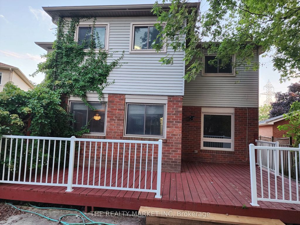 Photo of Whitby, ON L1N 8T1 (MLS # E12639760)