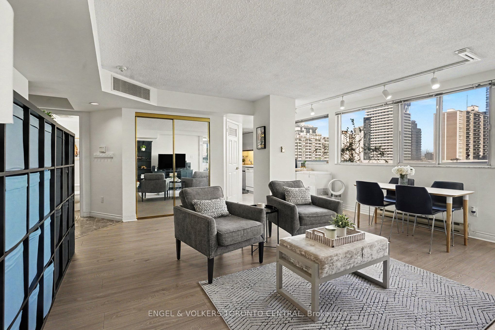 7 Broadway Avenue 601