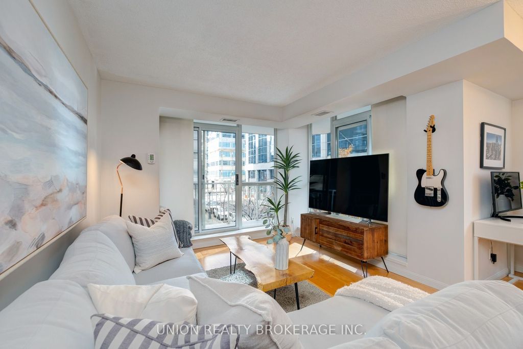 Photo of 18 Stafford Street #313, Toronto, ON M5V 3W4 (MLS # C12561736)
